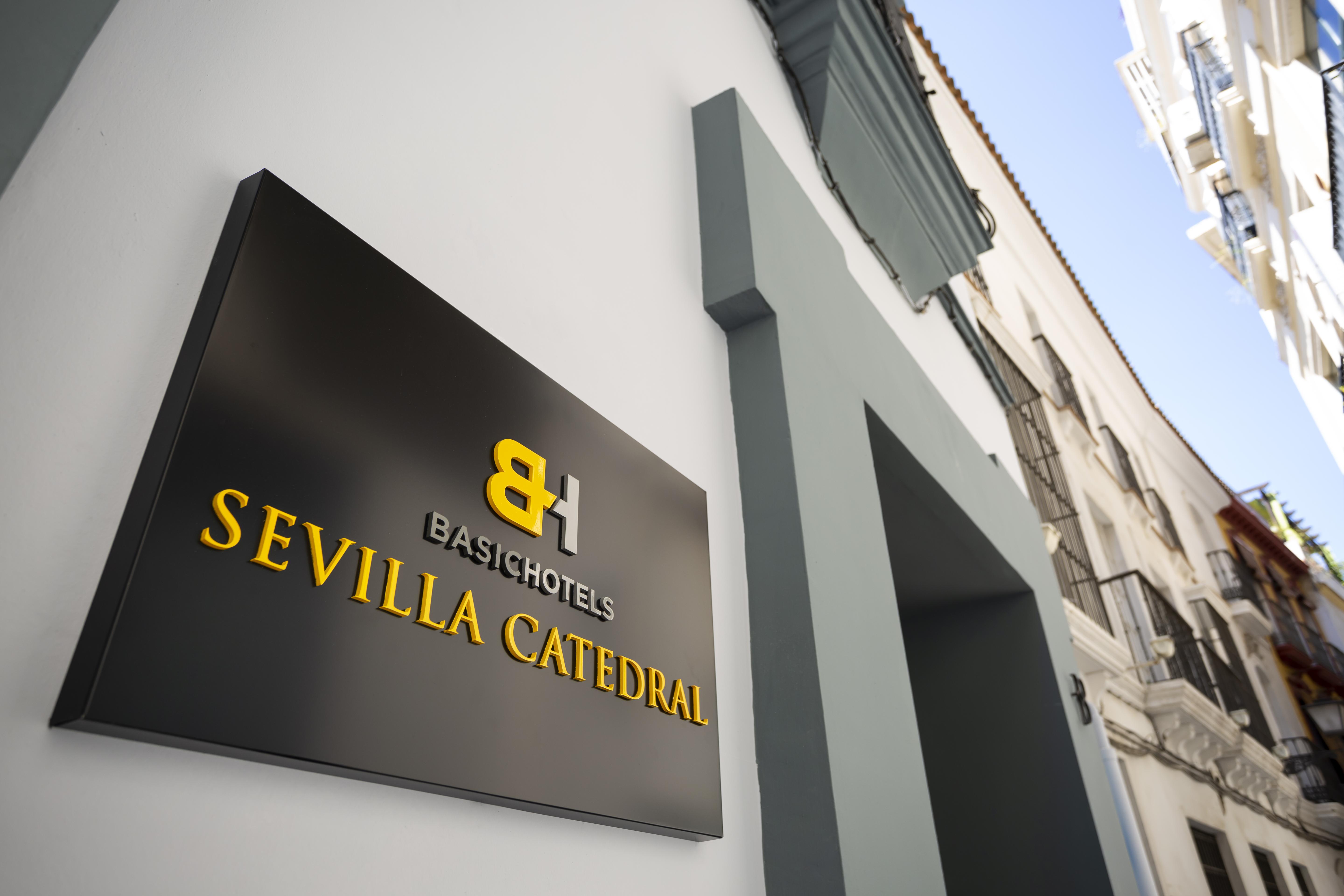 Basic Hotel Sevilla Catedral Extérieur photo