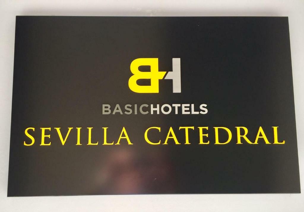 Basic Hotel Sevilla Catedral Extérieur photo